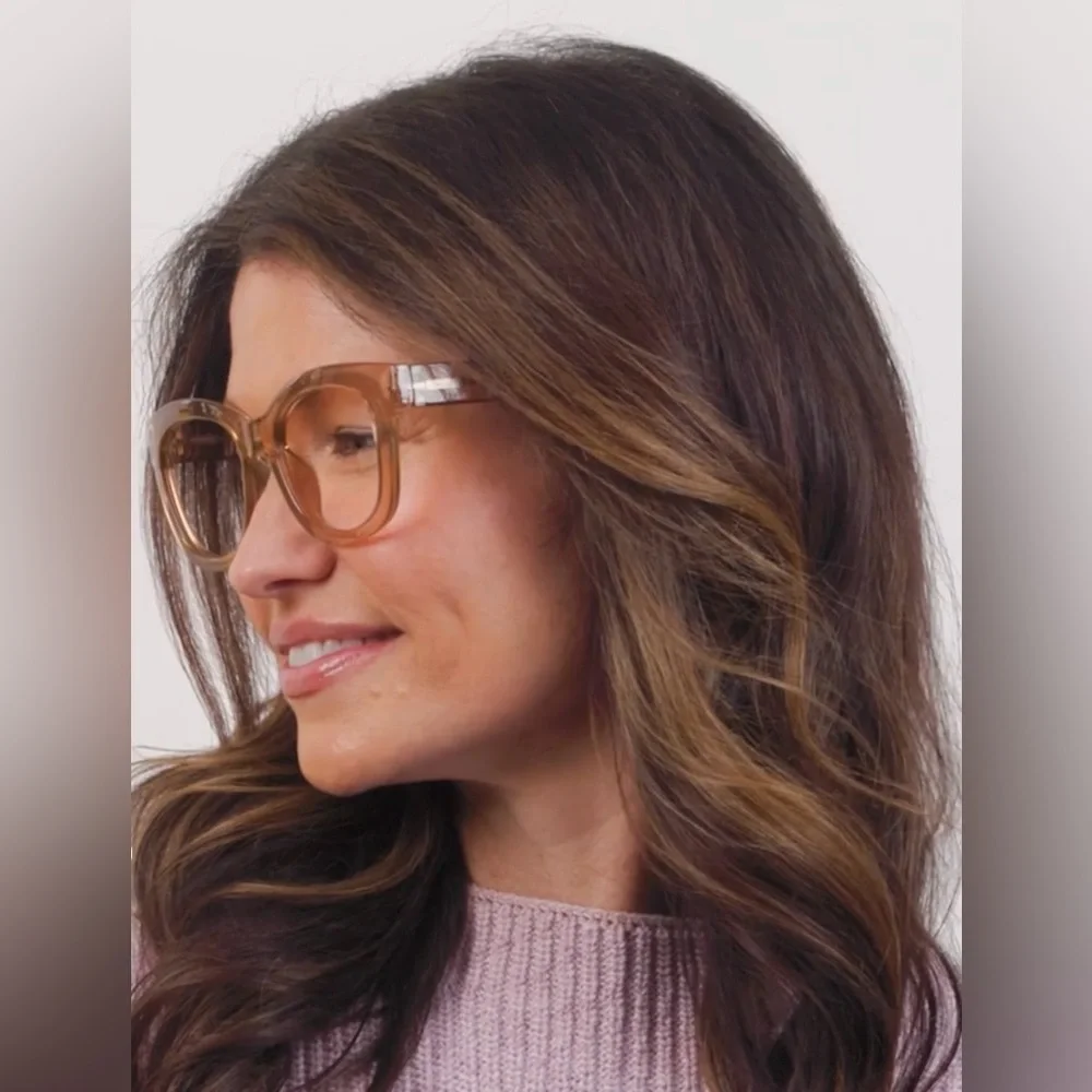 Peeper’s Center Stage Women's Glasses in Light Peach